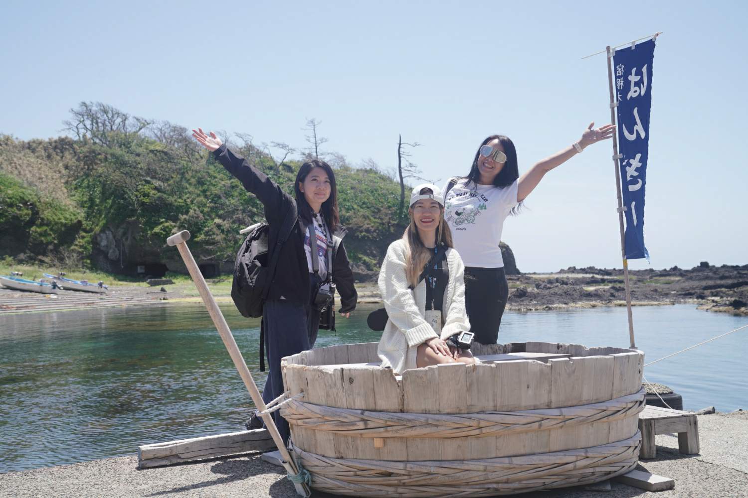 sado-long-ride-2 小木盆舟體驗:體驗宮崎駿動畫《神隱少女》中千尋曾乘坐的交通工具。原為方便捕捉鮑魚、龍蝦而設計,外形獨特且轉向靈活,讓您體驗在舊式洗衣桶裡划船的滋味。